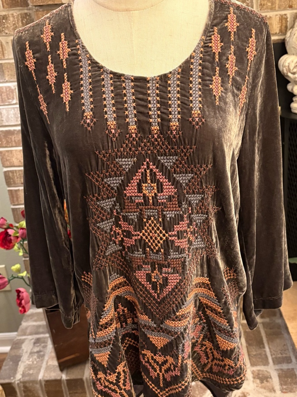 Johnny Was Embroidered Velvet Green Women's Tunic Top
0426